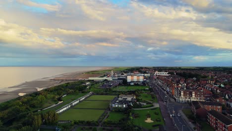 tormenta que se avecina sobre la ciudad costera de skegness