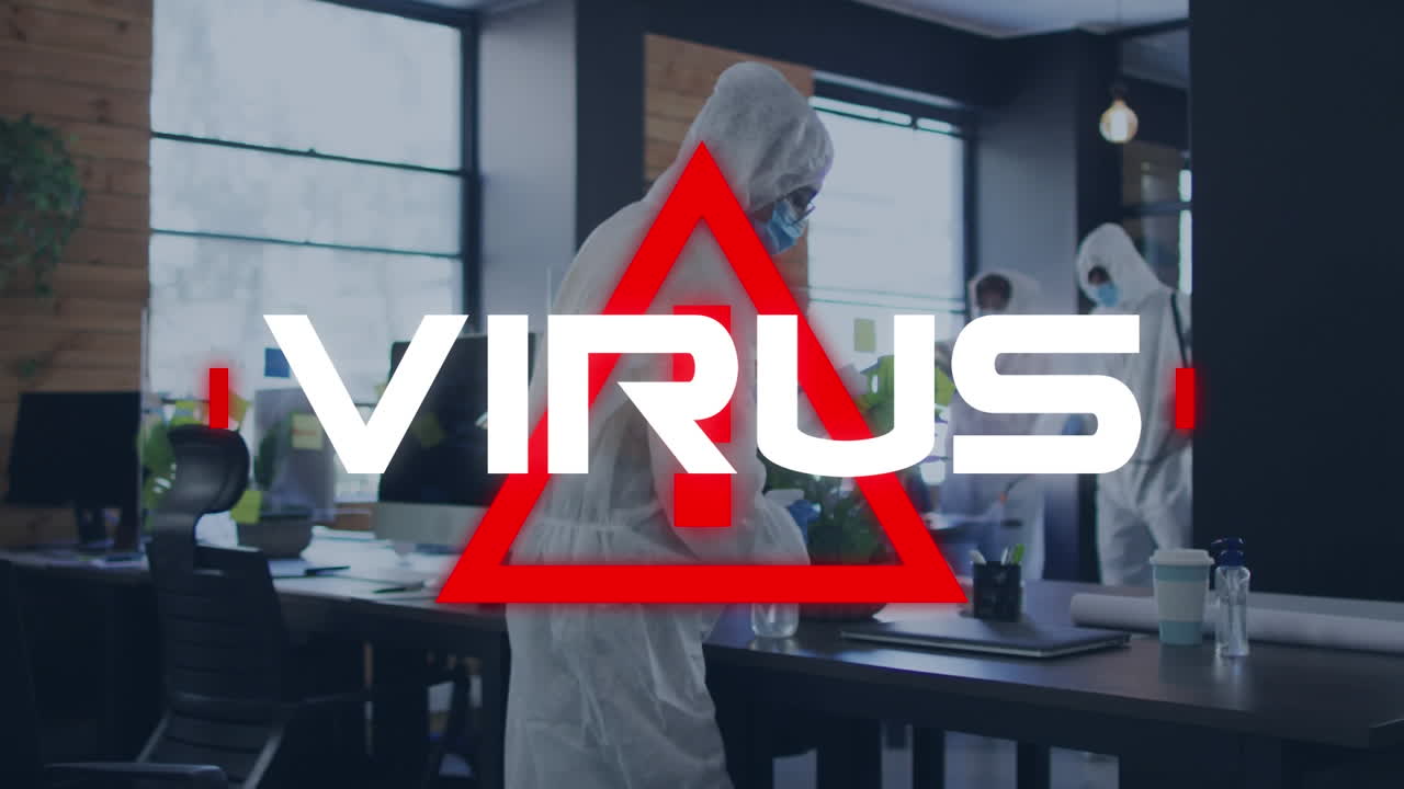 texto de virus sobre un cartel de peligro contra un equipo de trabajadores de la salud rociando desinfectante en la oficina