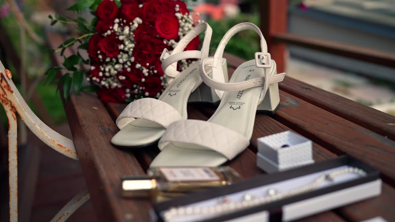 신부 의상 의 액세서리