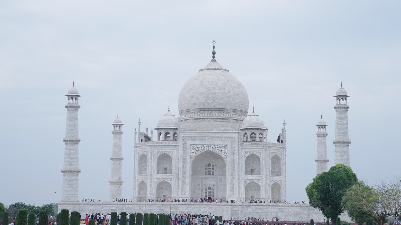 una foto panorámica del taj mahal