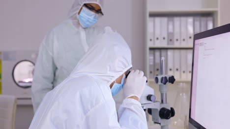 equipo médico, de investigación y de ciencia de covid haciendo