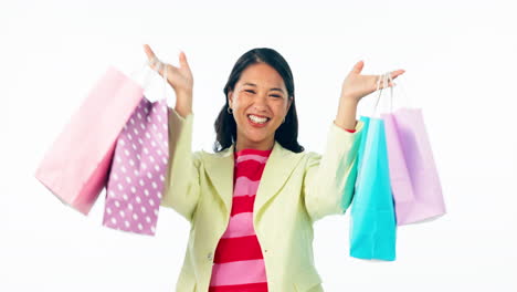 mujer, ganadora y celebración de la bolsa de compras