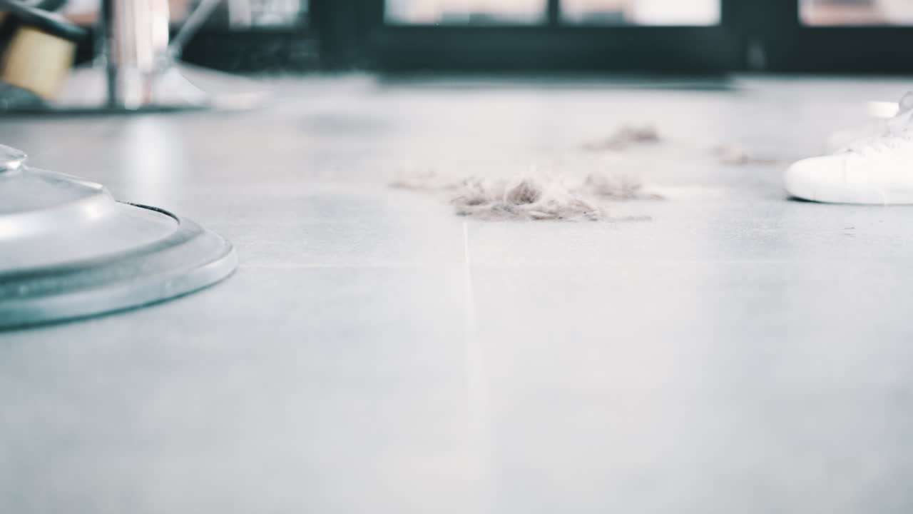 깨 ⁇ 한 이발사는 전문 이발사입니다.