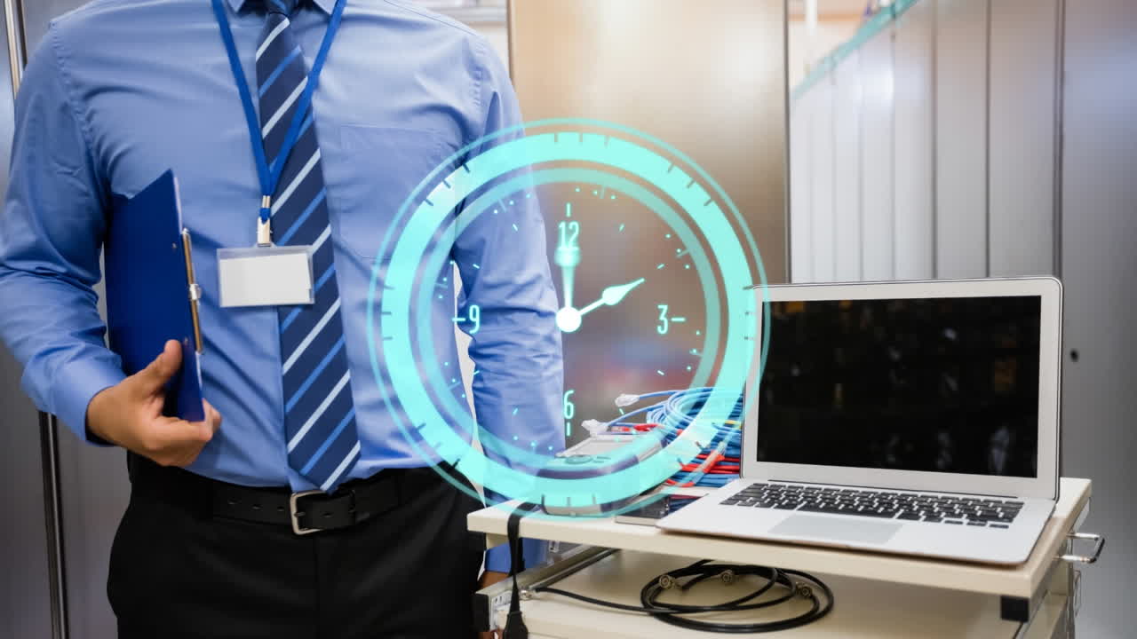 animación de un reloj moviéndose rápido sobre un hombre de negocios con una computadora portátil por los servidores de la sala de tecnología