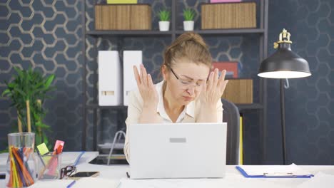 Portrait-of-worried-business-woman.