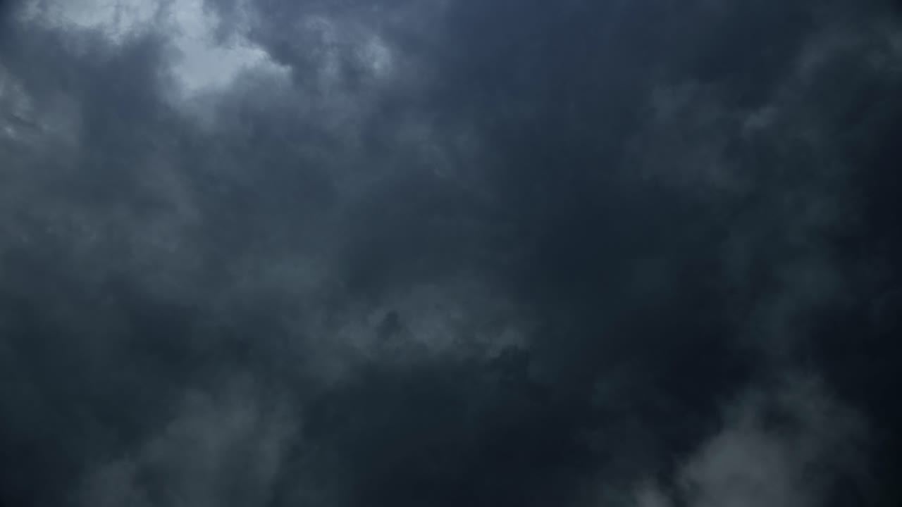 4.000 rayos caen durante una supertormenta