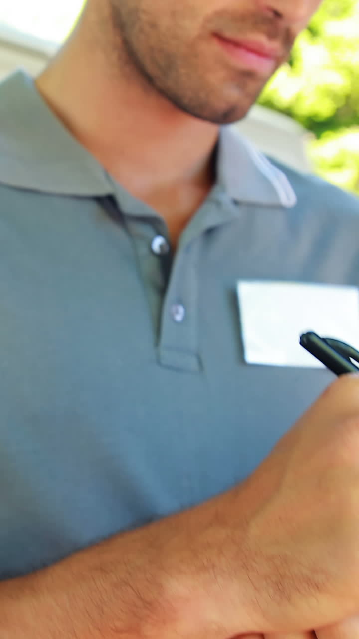 el repartidor escribe en el clipboard.