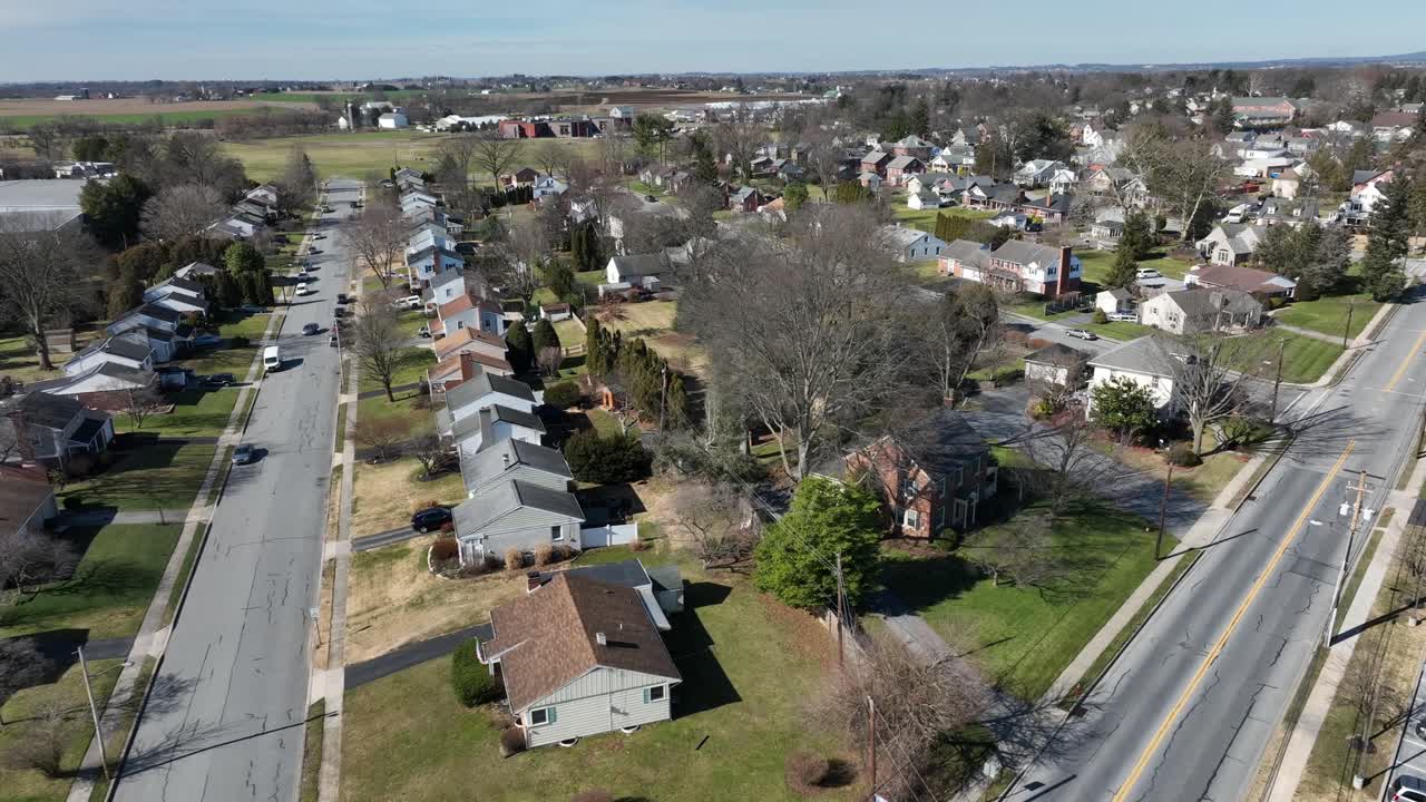 barrio americano en el paisaje rural en un día soleado