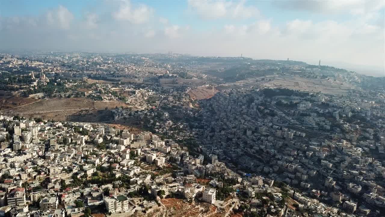 imágenes aéreas sobre el barrio de silwan en jerusalén oriental y la ciudad vieja