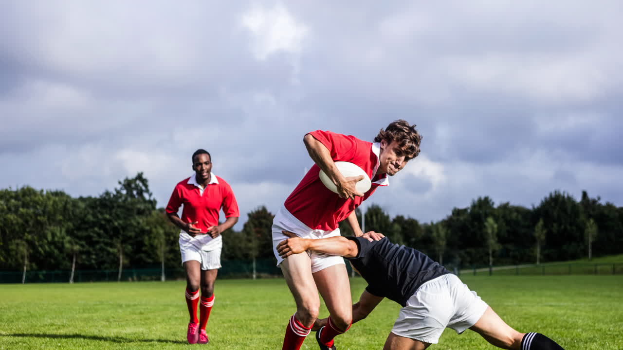 Animace různorodých mužských hráčů rugby hrajících na stadionu