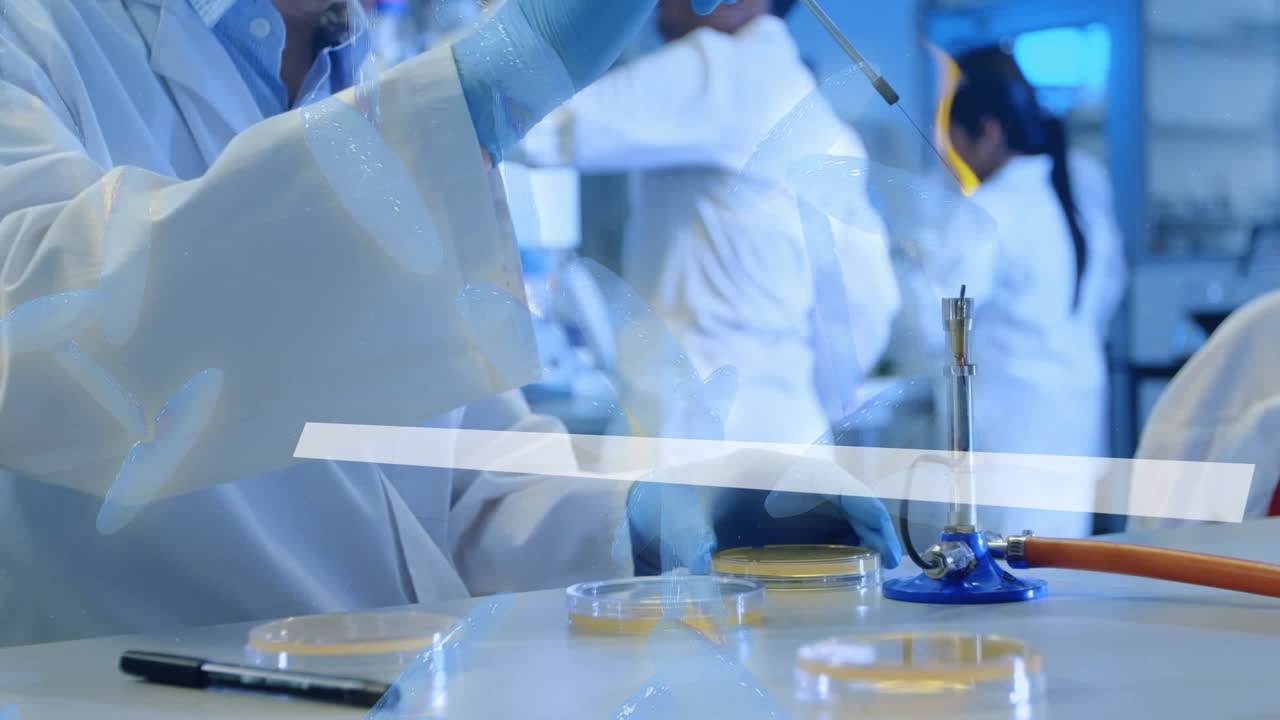 실험실에서 일하는 백인 남성 과학자에 대한 dna와 화학 구조의 애니메이션