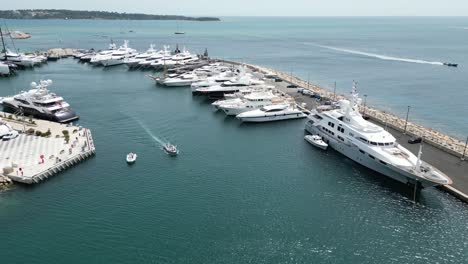 Superyachten-Vertäut-Cannes-Frankreich-Drohne,-Antenne