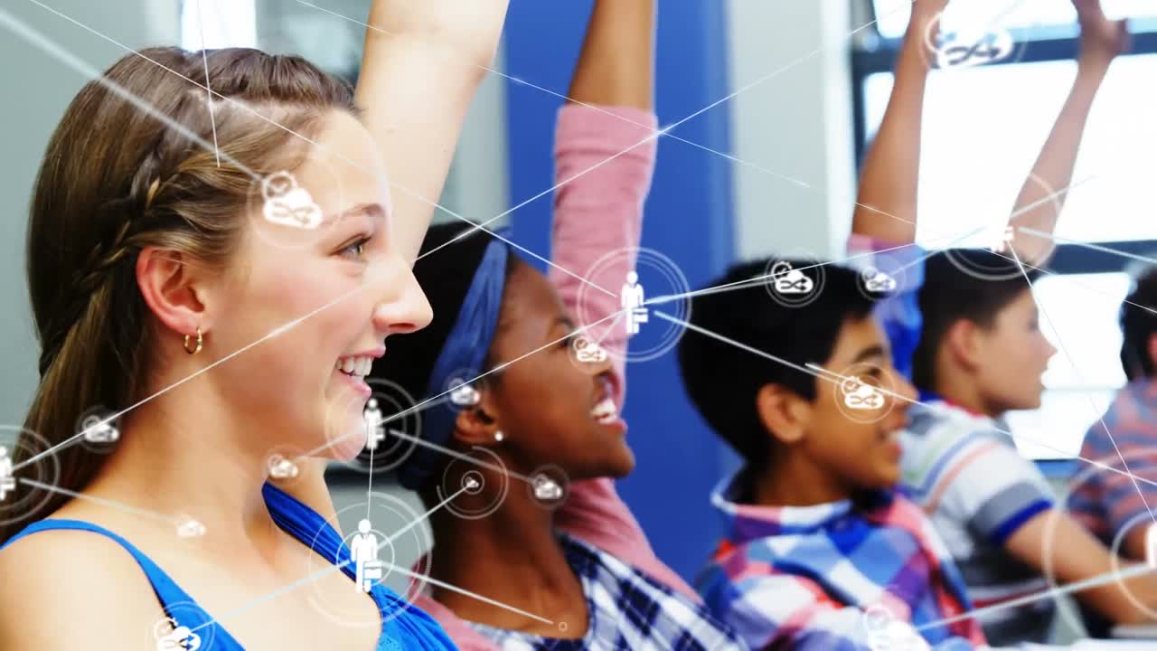 animación de la red de conexiones con iconos sobre diversos estudiantes levantando las manos en el aula