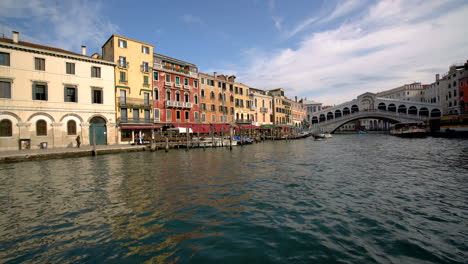 Stabilisierte-Aufnahme-Des-Canal-Grande-Von-Venedig-In-Italien