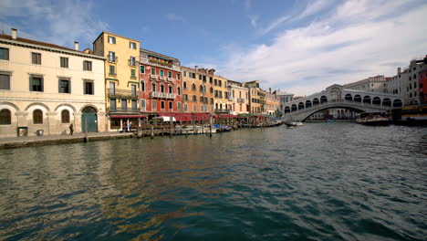 tomada estabilizada del gran canal de venecia en italia