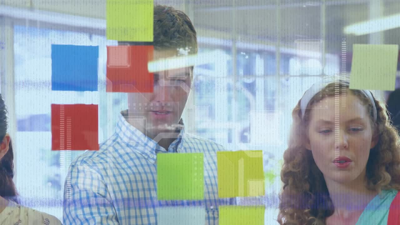 Animazione di forme su diverse persone in ufficio