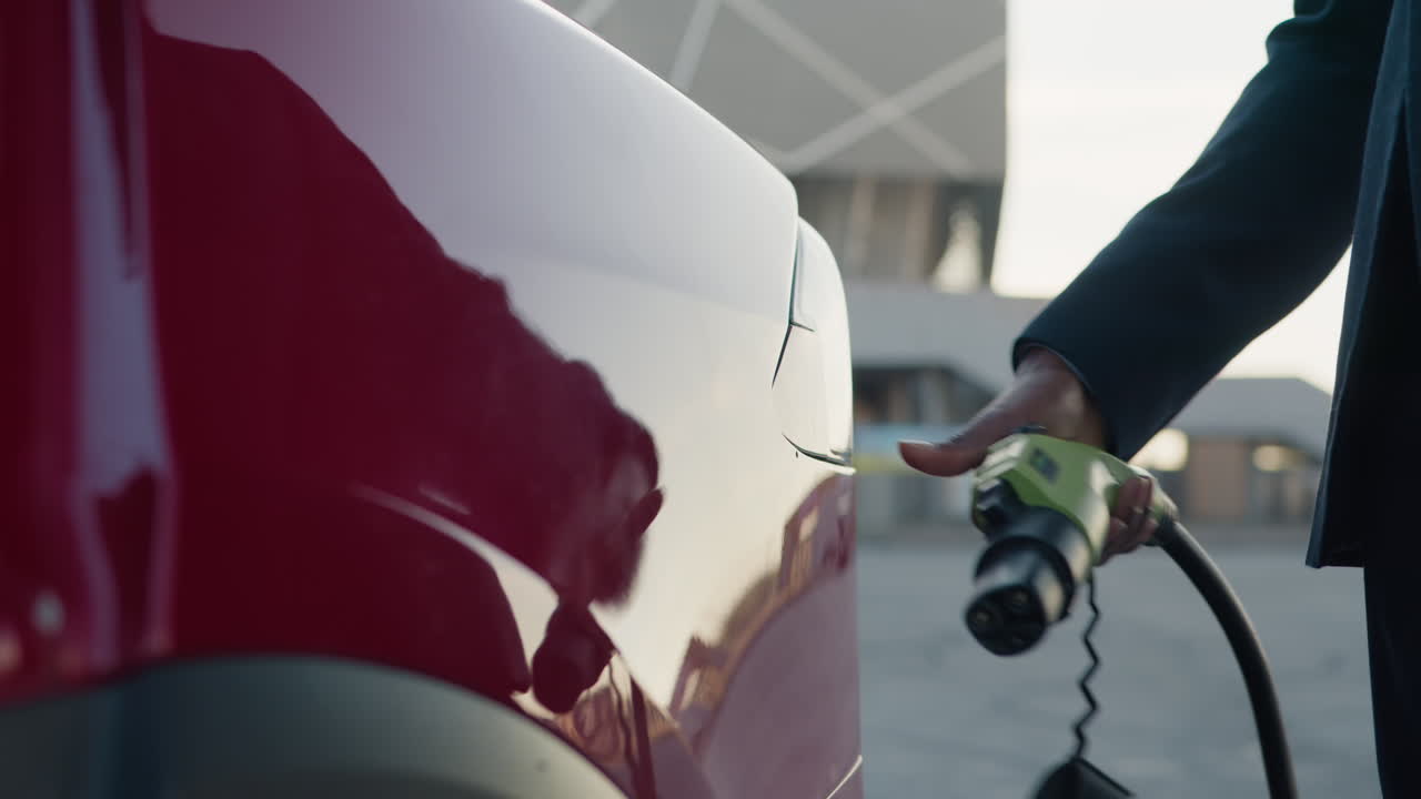 зарядка электрического транспортного средства