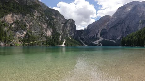 Lake-Lago-di-Braies-in-Dolomites,-Italy-Alps