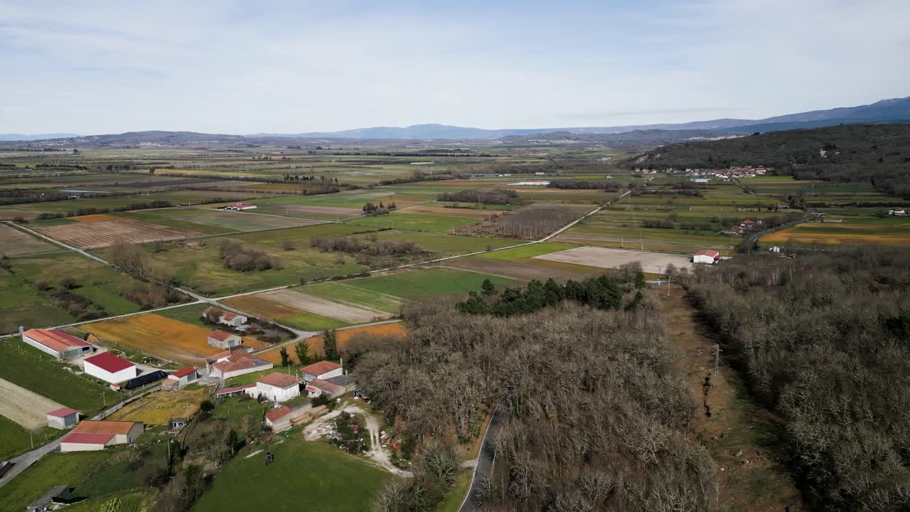 vastos campos de xinzo de limia, galicia, españa, vista desde el aire