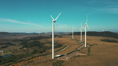 varios aerogeneradores ubicados en santa catarina, brasil