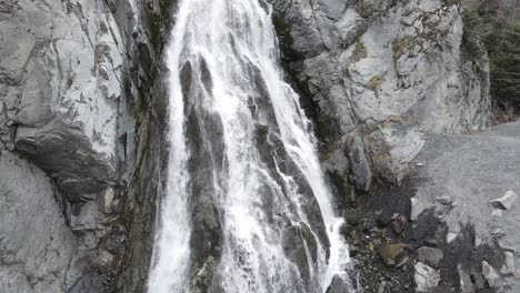 Nahaufnahme-Des-Wasserfalls