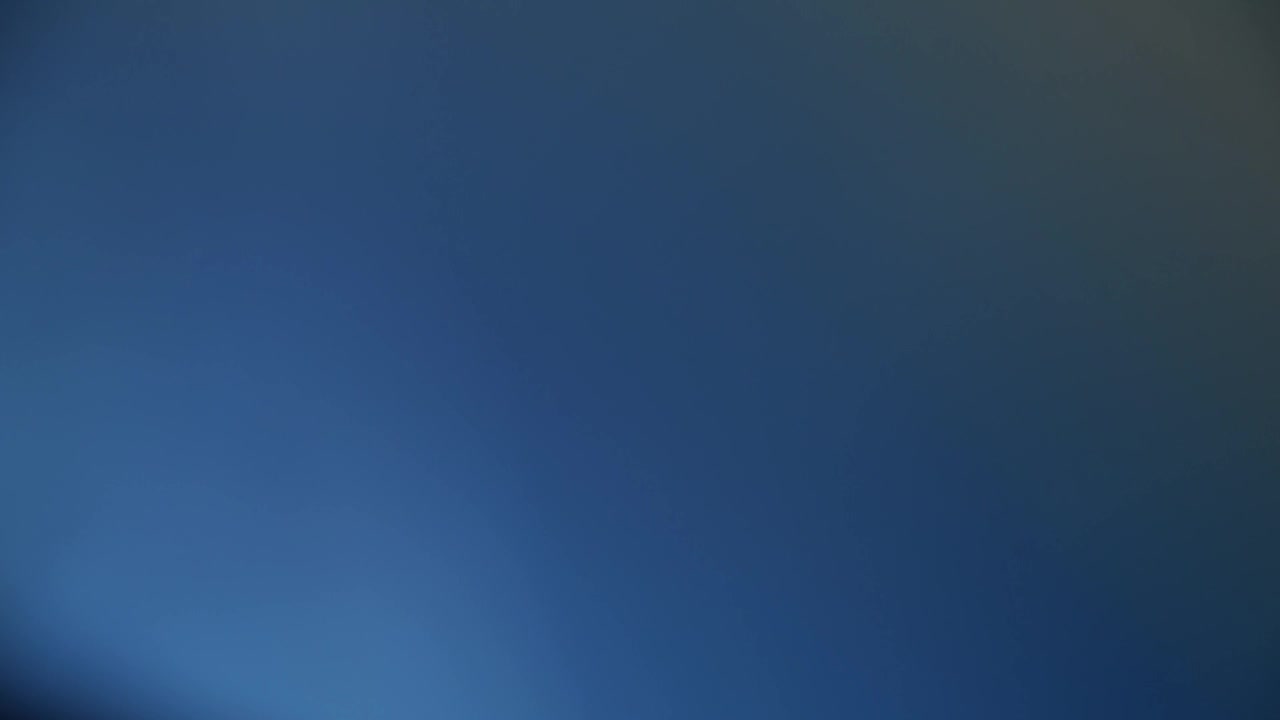 Fondo abstracto degradado azul con área oscura