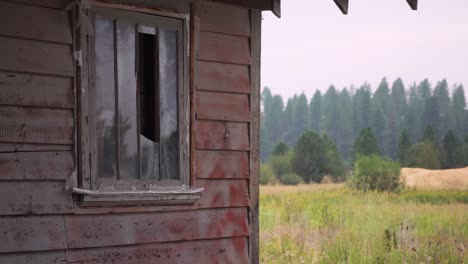 la vieja estación de tren de potlatch cerca de la ubicación histórica de potratch que una vez tuvo un gran patio de madera