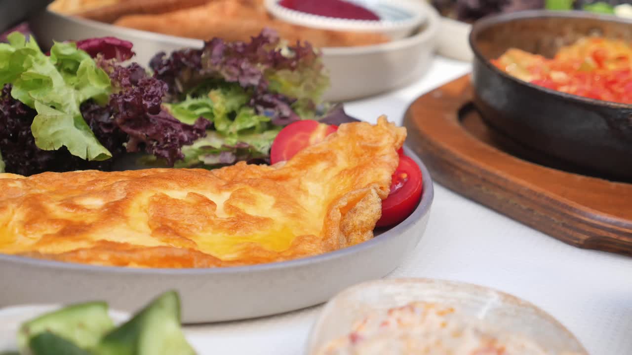 Omelet with Salad and Vegetables