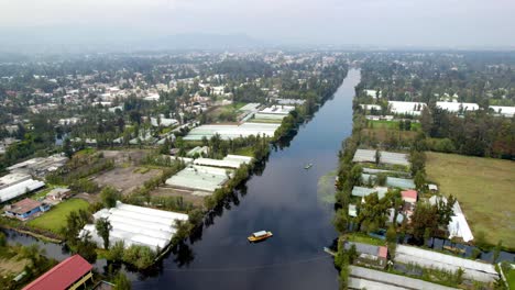 Rotationsansicht-Von-Chinampa-In-Xochimilco