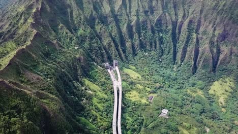 Hawaii---Flying-above-the-Tetsuo-Tunnel
