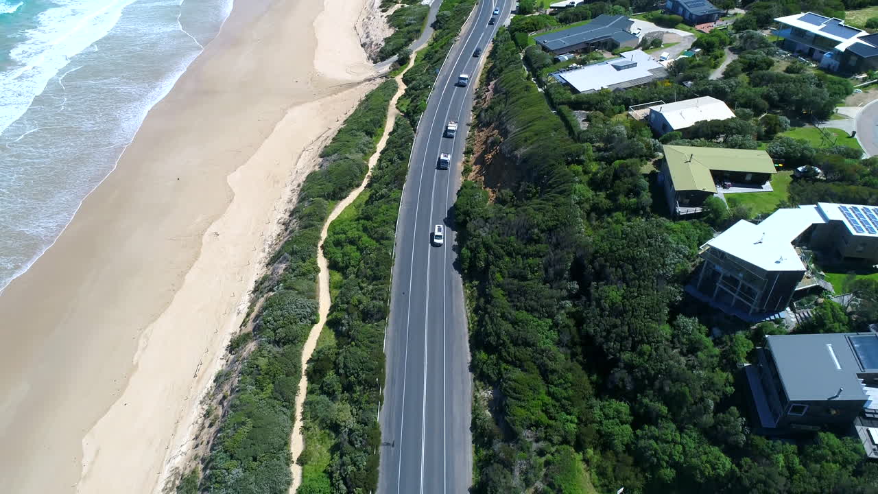 drone seguimiento de coches en great ocean road