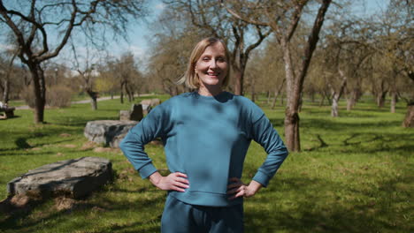 Woman-standing-in-the-forest