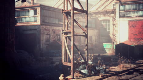 edificios abandonados de fábricas de ladrillo rojo de varios pisos