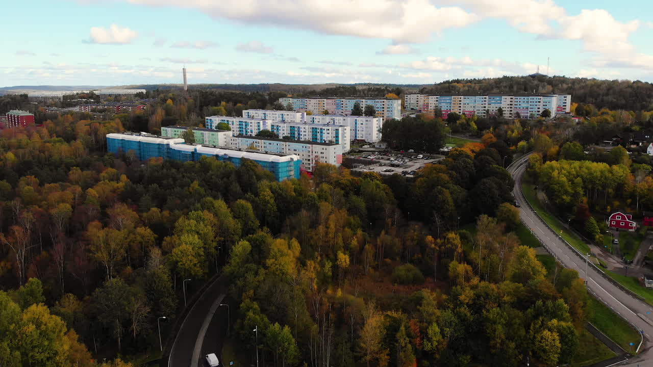 Rzędy budynków mieszkalnych w dzielnicy Siriusgatan w Göteborgu, Szwecja.