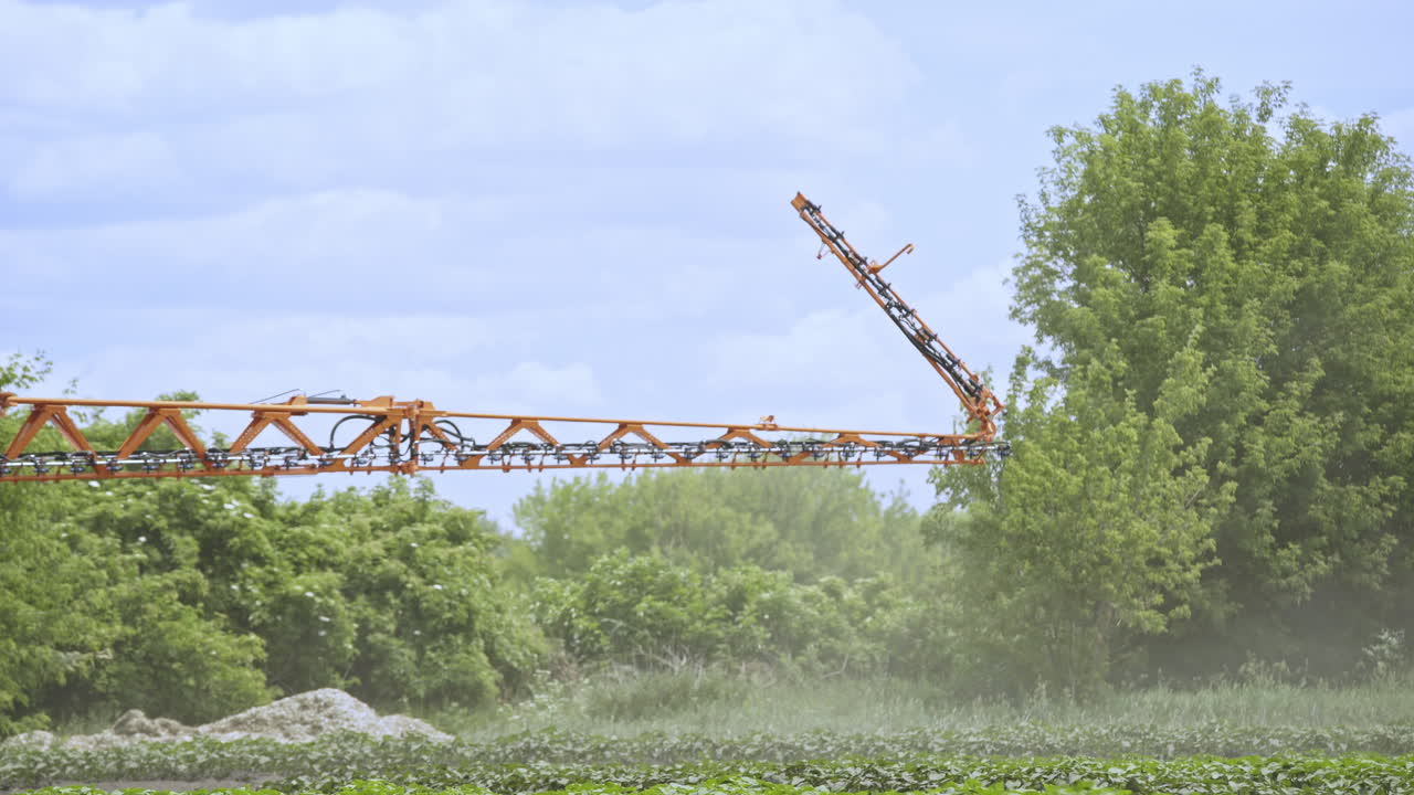 Fertilizzante agricolo moderno. Ricambi per macchine agricole. Macchinari agricoli