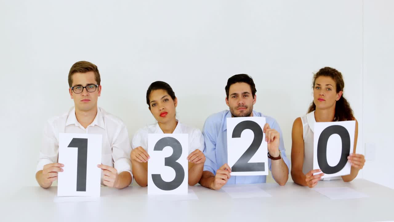 인터뷰 패널이 낮은 점수를 얻고 있습니다.