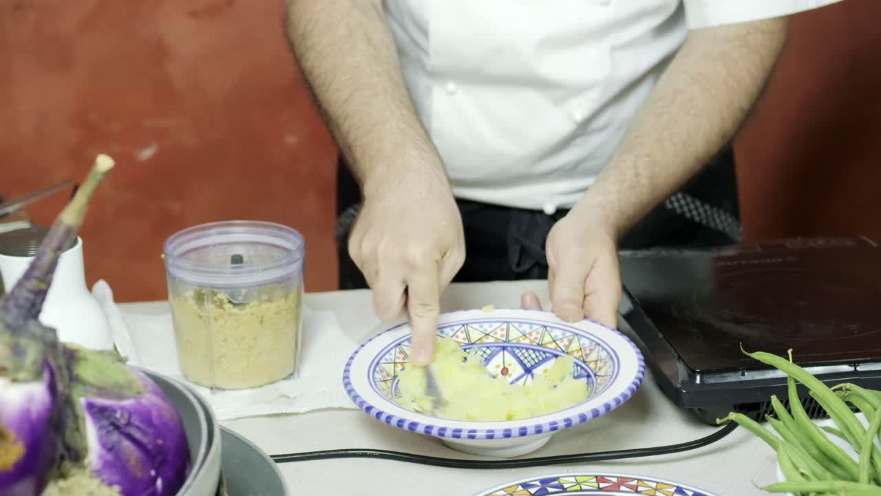 chef smash patata preparato in ingredienti organici naturali cucina cugino italiano