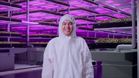 vertical farming employee