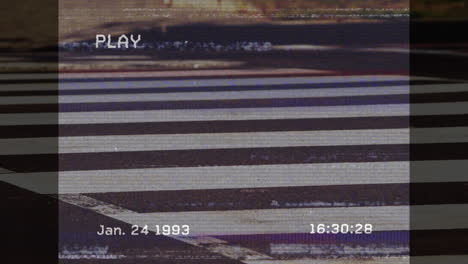 video antiguo de un peatón caminando