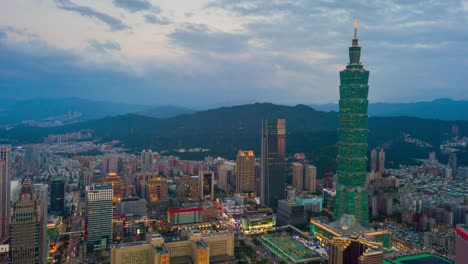 avondhemel taipei stadslandschap beroemde toren luchtpanorama 4k timelapse taiwan