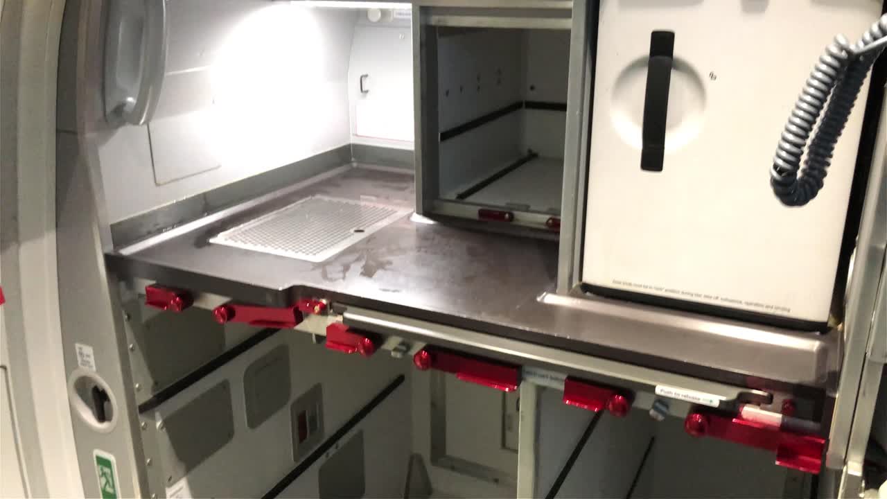 vista interna del espacio dedicado a la operación en un airbus