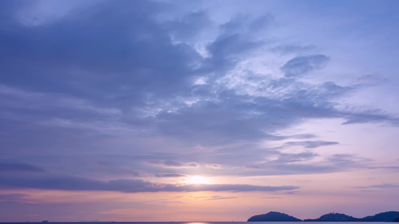 일몰 또는 일출 풍경 자연의 놀라운 빛 구름 풍경 하늘과 구름 배경