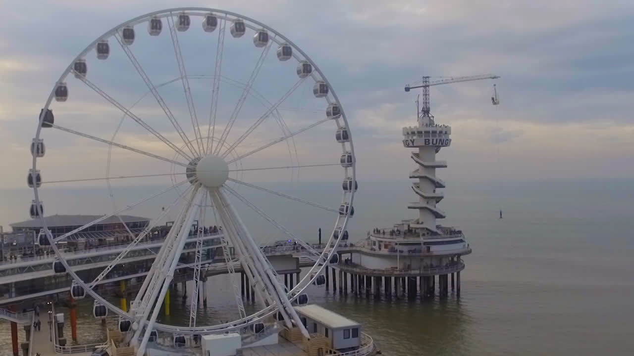 해변, scheveningen-the 헤이그, 네덜란드에서 부두의 보기