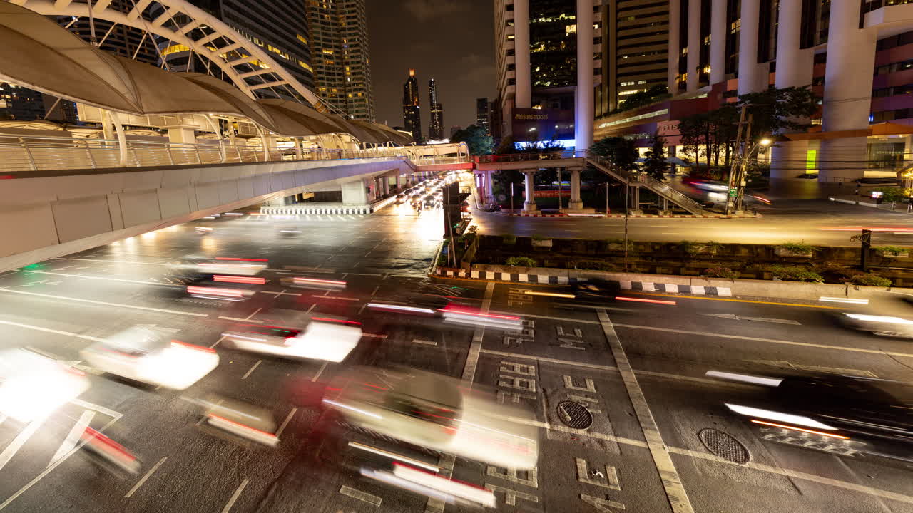 timelapse of rush hour traffic in central bangkok at night