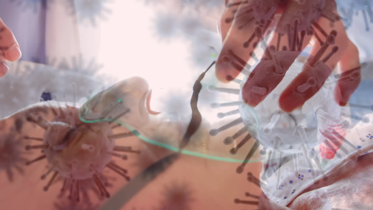 이 애니메이션은 코로나19 확산과 노인 환자를 돕는 의사를 보여준다.