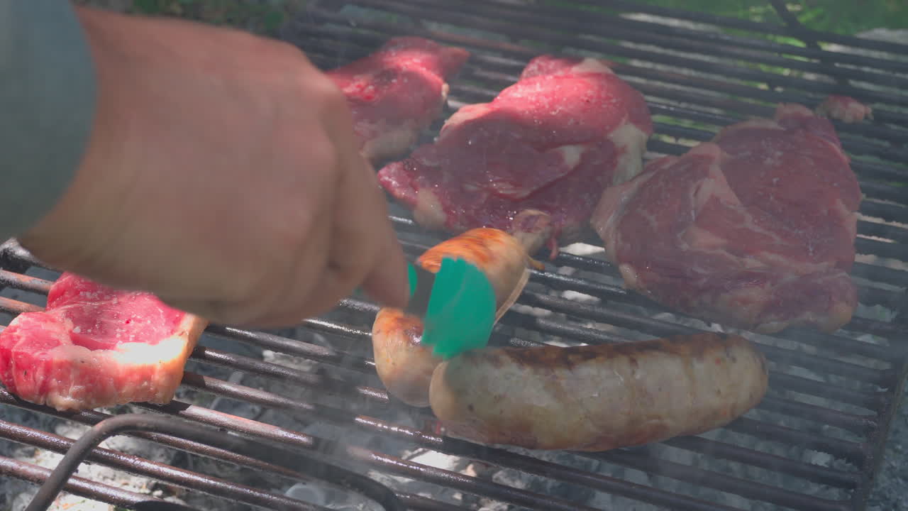 아르헨티나식 바베큐, 전통 아사도, 피 묻은 고기. 확대