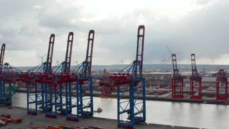 Close-up-view-of-large-cargo-cranes-in-container-port-in-Hamburg,-Germany