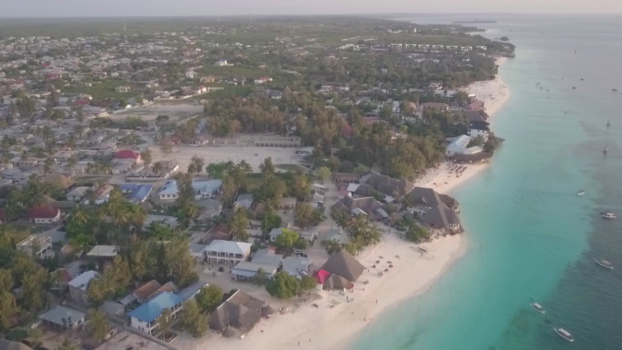 toma aérea mirando directamente hacia abajo sobre vastos barrios marginales superpoblados en kenia áfrica 3