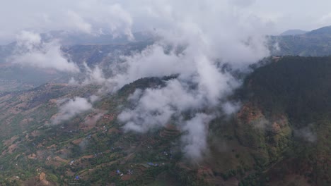 el hermoso pueblo de holeri de rolpa, nepal