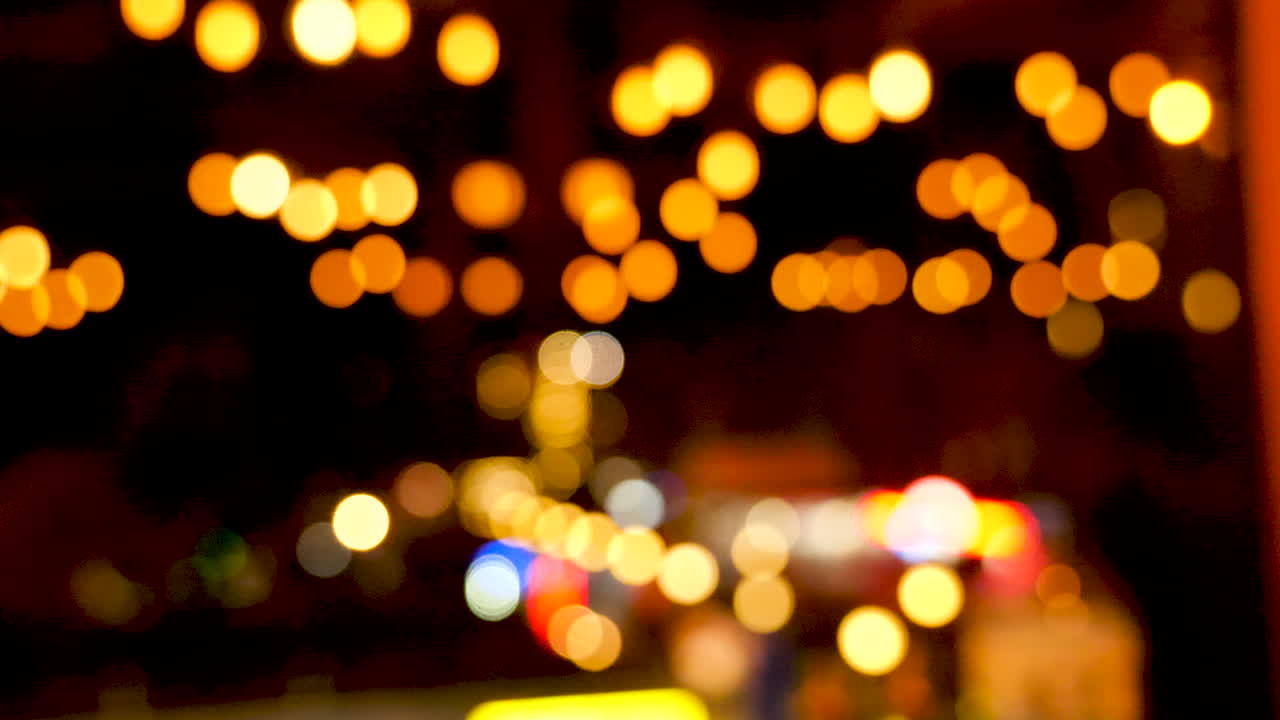 Light bokeh defocused over a dark background